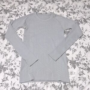 Lululemon Rest Less Pullover Heathered Silver Spoon
Light Gray Off White